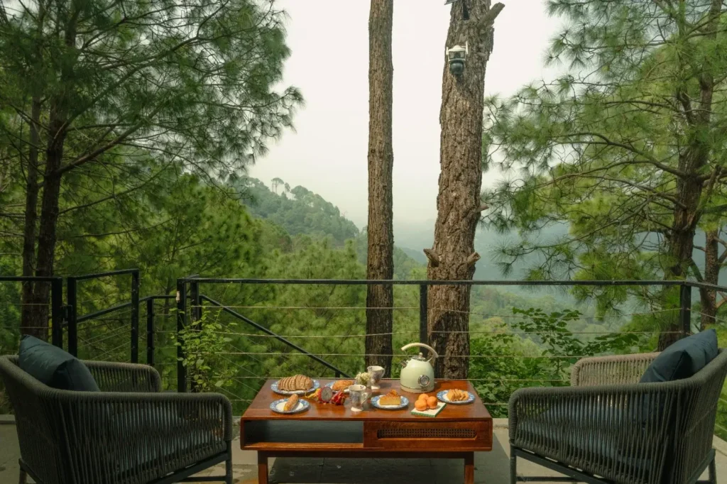 04(Balcony)