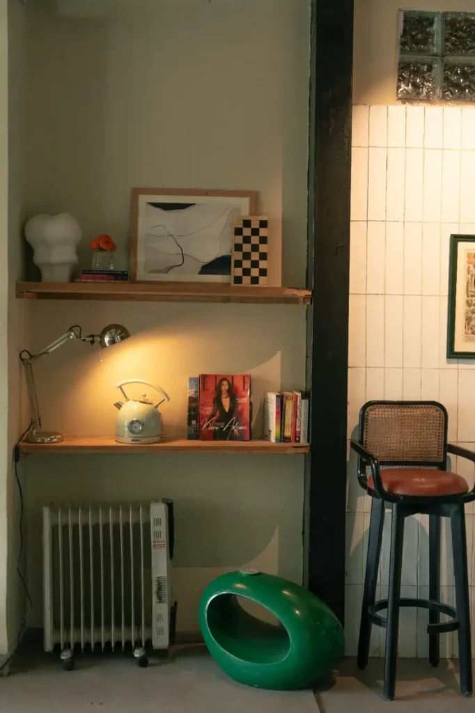 35(Kitchenette)