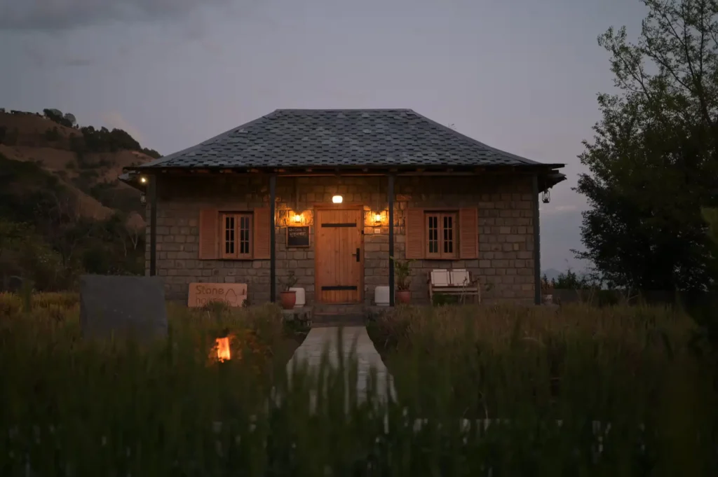 06 ( Stone cottage )