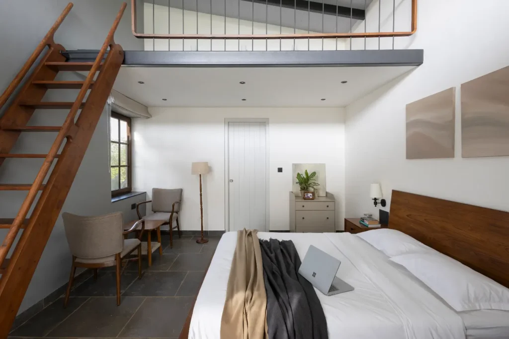 11- Bedroom 02