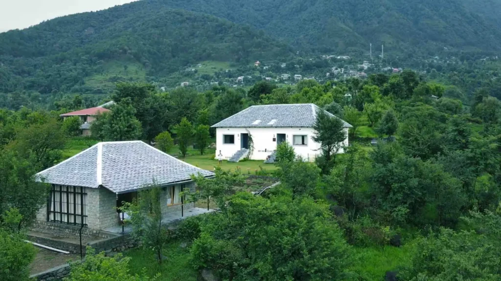 17 ( Cottage 1 & 2 )