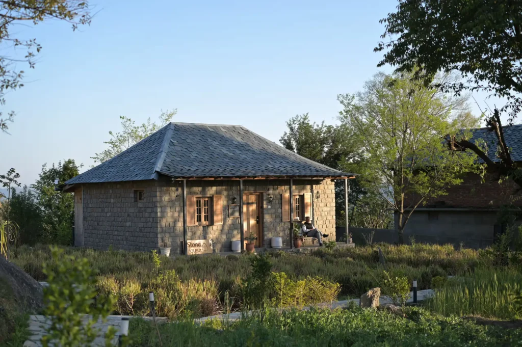 18 ( Stone cottage )